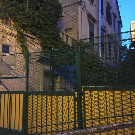 Apartman Knez Apartament *